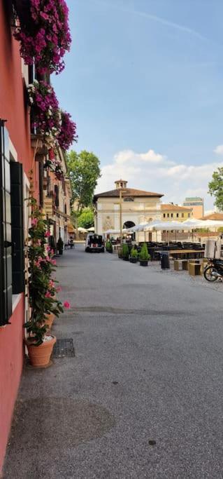 Storico Alloggio Fronte Piazza In Borgo Portello ปาโดวา ภายนอก รูปภาพ